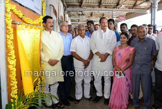  Railway station gets free Wi-Fi connection 1